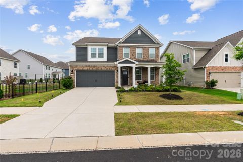 4009 Cherry Mill Court active home in The Oaks At Skybrook North, Huntersville, NC