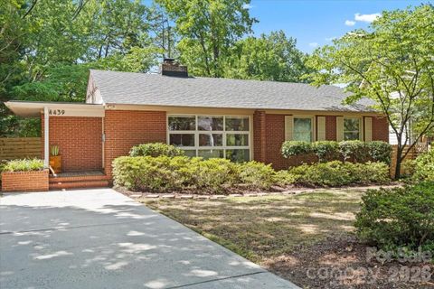 4439 Applegate Road pending home in Collins Park, Charlotte, NC