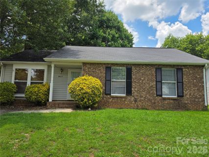 4827 Harri Ann Drive pending home in Hunters Creek, Charlotte, NC