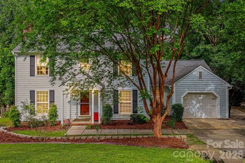 11808 Tall Oak Place pending home in Wood Creek Plantation, Charlotte, NC