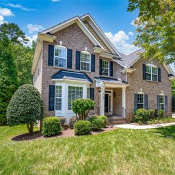 10104 Treetop Lane