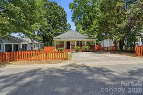 4514 Wildwood Avenue pending home in Thomasboro, Charlotte, NC