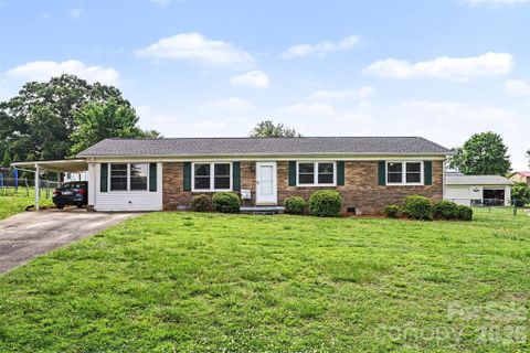 5111 Hawthorne Lane