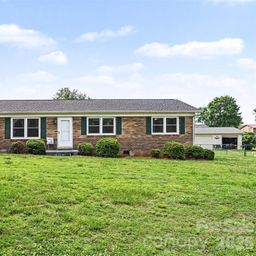5111 Hawthorne Lane