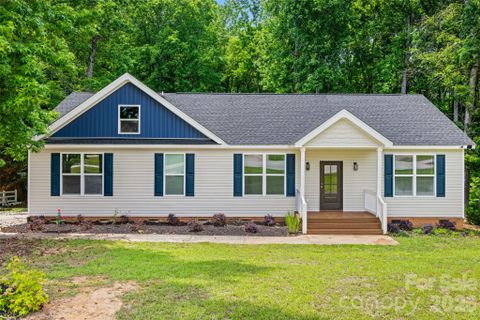 925 Loganberry Lane