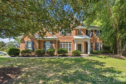 4814 King Arthur Drive pending home in Cady Lake, Charlotte, NC