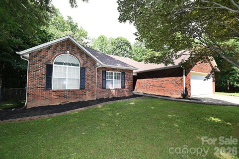 Homes in Brookwood Hills, Newton