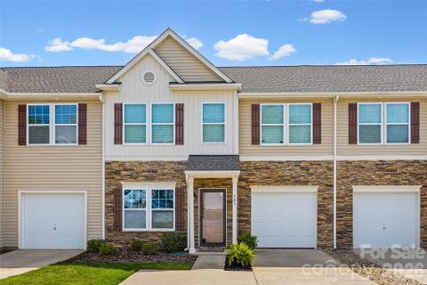 341 Battery Circle active home in Harpers Green, Clover, SC