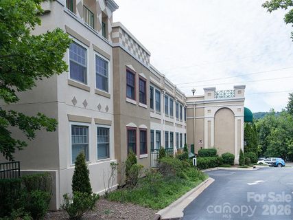 37 Hiawassee Street