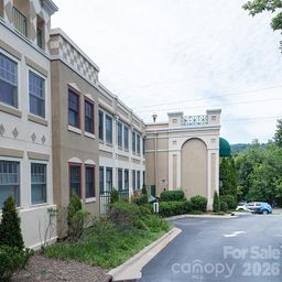 37 Hiawassee Street