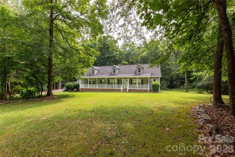 1738 Charlotte Highway