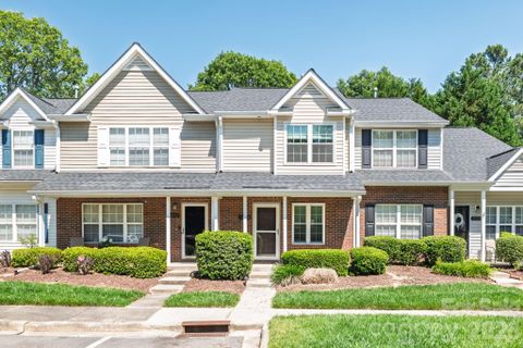 3028 Mayer House Court pending home in Rozzelles Landing, Charlotte, NC