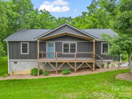 100 Walt Drive pending home in Honeycrisp, Hendersonville, NC