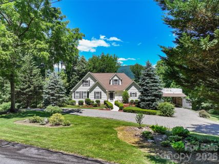 637 April Park active home in Pinnacle Ridge, Waynesville, NC