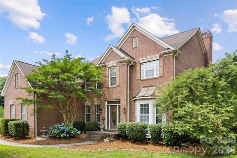 1845 Mountain Trail Drive pending home in Mt Isle Harbor, Charlotte, NC