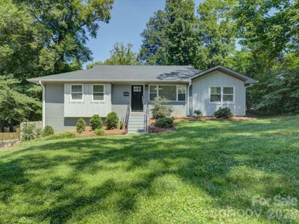 3423 Sudbury Road pending home in Windsor Park, Charlotte, NC