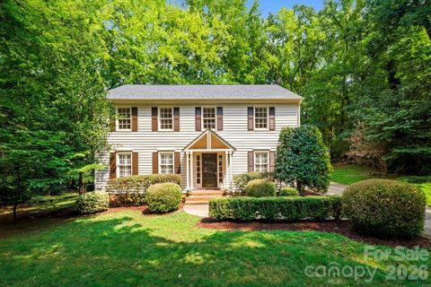 5901 Grosner Place active home in Lincolnshire, Charlotte, NC