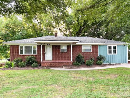 Homes in Hillcrest, Shelby