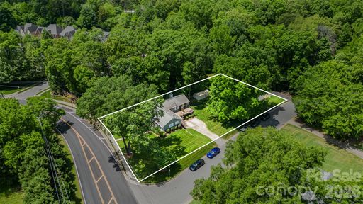 6200 Old Providence Road active home in Providence Woods, Charlotte, NC