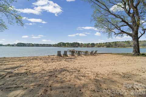 2262 Beaver Creek Road pending home in Lake Wateree, Camden, SC