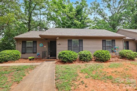 123 Cedar Hollow Street