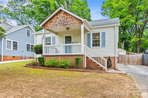 3225 Commonwealth Avenue active home in Commonwealth Park, Charlotte, NC