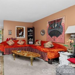 1906 Meadowlark Lane