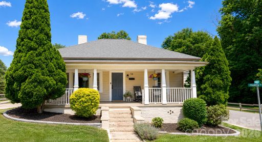 Homes in Cramerton Oaks, Cramerton
