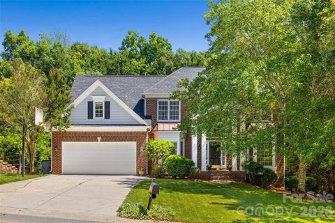 2733 Providence Spring Lane pending home in Providence Plantation, Charlotte, NC
