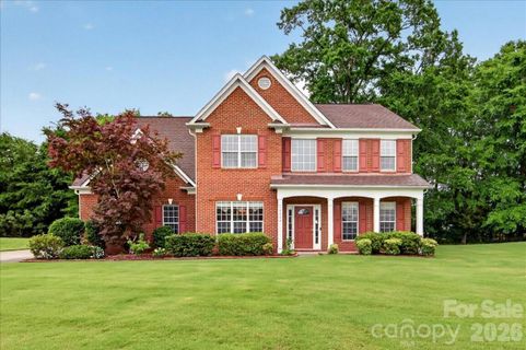 10604 Knight Castle Drive active home in Cady Lake, Charlotte, NC