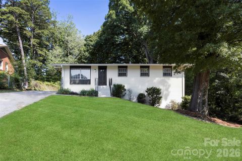 1047 White Plains Road active home in Hidden Valley, Charlotte, NC