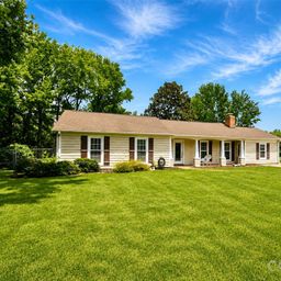 7904 Saddleview Court