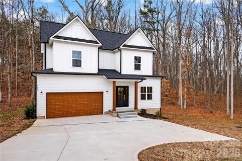 140 Meadowfall Lane pending home in Meadow Glen, Troutman, NC