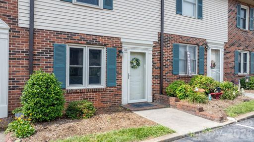 1330 5th Street pending home in Tara Woods, Hickory, NC