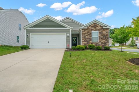7004 Branch Fork Road pending home in Lanier Village, Charlotte, NC