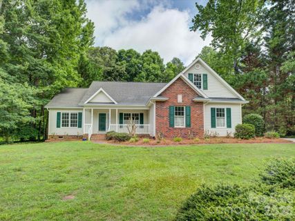1527 Lavington Court pending home in Riverwood Plantation, Gastonia, NC