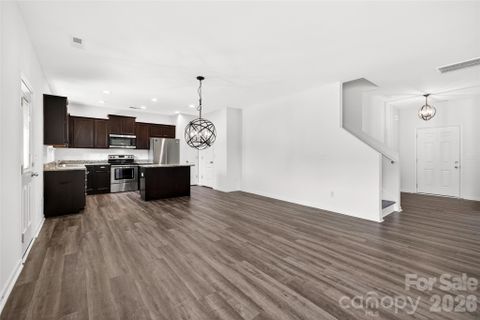 Homes in Woodbury, Charlotte