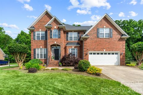 5649 Old Town Lane active home in Cramer Woods, Gastonia, NC