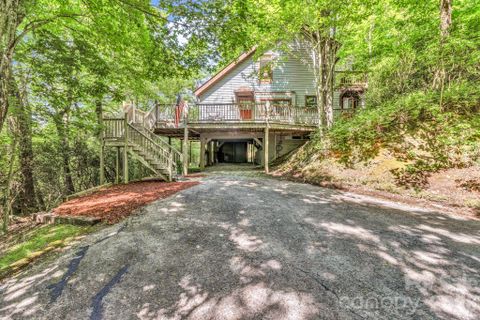 571 Tsisqua Circle active home in Connestee Falls, Brevard, NC