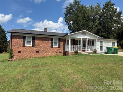 904 Long Street