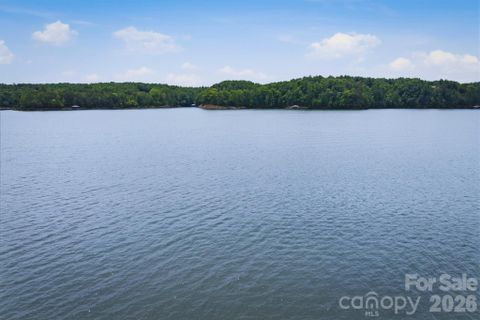311 Crest View Drive pending home in The Peninsula At Lake James, Nebo, NC