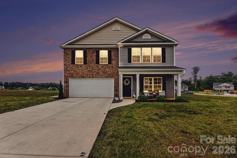 233 Culloden Drive pending home in Highland Place, Mocksville, NC