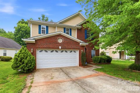 14021 Pinyon Pine Lane active home in Kingstree, Charlotte, NC