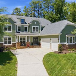 130 Lakeshore Hills Drive