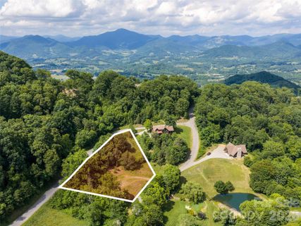 37 Tapestry Trail active home in Avalon, Waynesville, NC