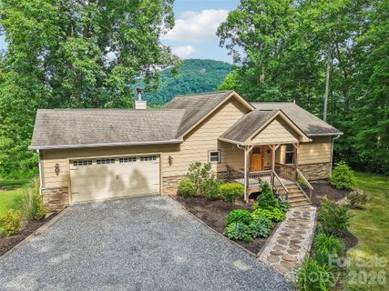 77 Willow Stone Way active home in Silverglen, Hendersonville, NC