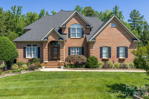 3740 Sand Wedge Drive active home in Fairfield At The Club, Gastonia, NC
