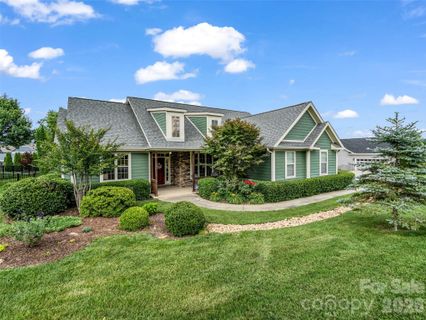 17 Black Iron Lane active home in Vista At Blacksmith Run, Hendersonville, NC