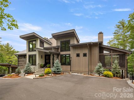 425 Dockside Drive pending home in The Arbor At Lake James, Nebo, NC