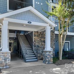 100 Vista Lake Drive